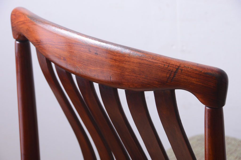 レトロ家具　和製アンティーク　レトロで上品なデザインの古いチェア(2)