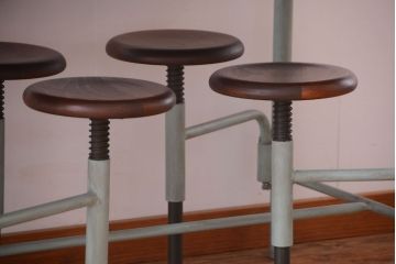 ラフジュ工房オリジナル 8脚格納スツール付き机(テーブル・作業台)