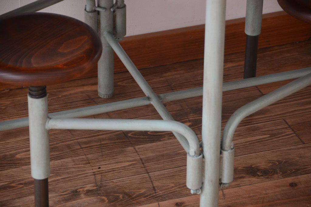 ラフジュ工房オリジナル 8脚格納スツール付き机(テーブル・作業台)