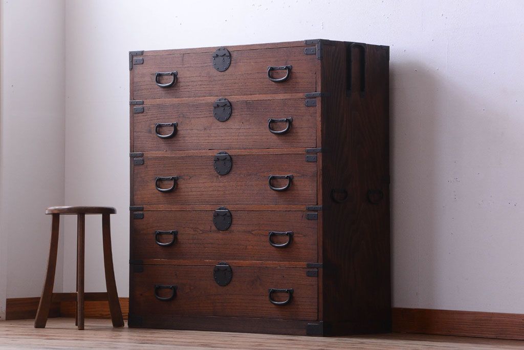 アンティーク家具　古民具・骨董　明治〜大正期　一本物!厚手金具のアンティーク衣装箪笥(1)