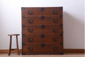アンティーク家具　古民具・骨董　明治〜大正期　一本物!厚手金具のアンティーク衣装箪笥(1)