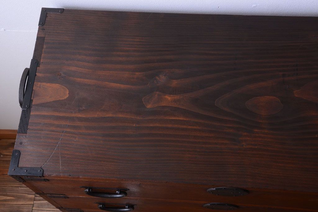 アンティーク家具　古民具・骨董　明治〜大正期　一本物!厚手金具のアンティーク衣装箪笥(1)