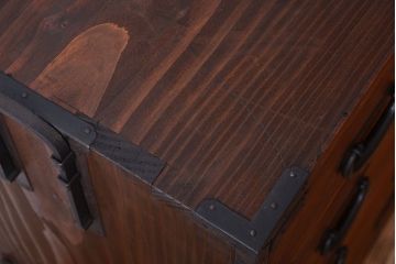 アンティーク家具　古民具・骨董　明治〜大正期　一本物!厚手金具のアンティーク衣装箪笥(1)