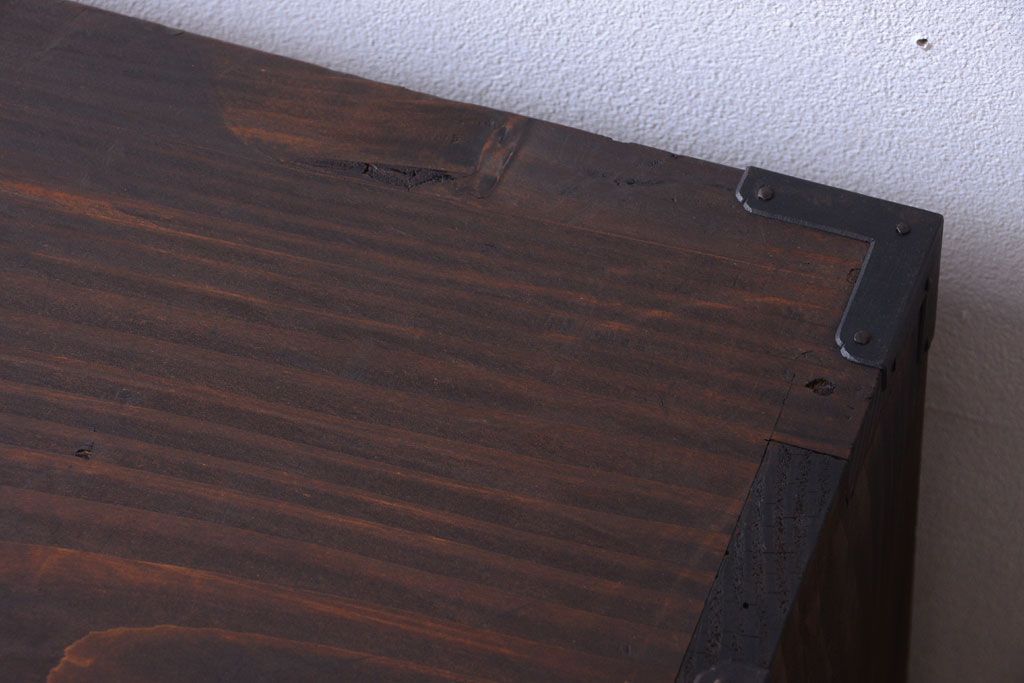 アンティーク家具　古民具・骨董　明治〜大正期　一本物!厚手金具のアンティーク衣装箪笥(1)