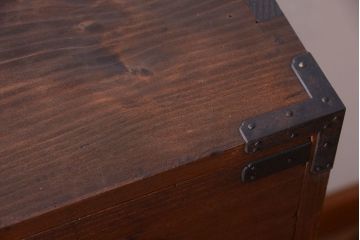 アンティーク家具　古民具・骨董　明治〜大正期　一本物!厚手金具のアンティーク衣装箪笥(1)