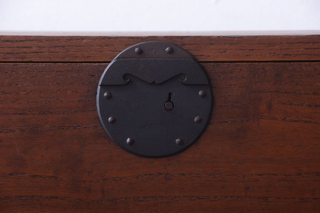 アンティーク家具　古民具・骨董　明治〜大正期　一本物!厚手金具のアンティーク衣装箪笥(1)