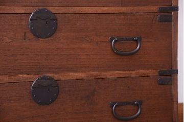 アンティーク家具　古民具・骨董　明治〜大正期　一本物!厚手金具のアンティーク衣装箪笥(1)