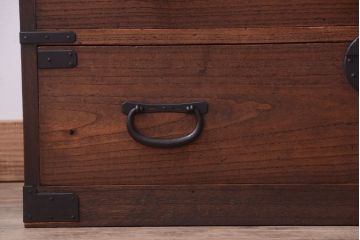 アンティーク家具　古民具・骨董　明治〜大正期　一本物!厚手金具のアンティーク衣装箪笥(1)