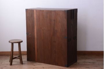 アンティーク家具　古民具・骨董　明治〜大正期　一本物!厚手金具のアンティーク衣装箪笥(1)