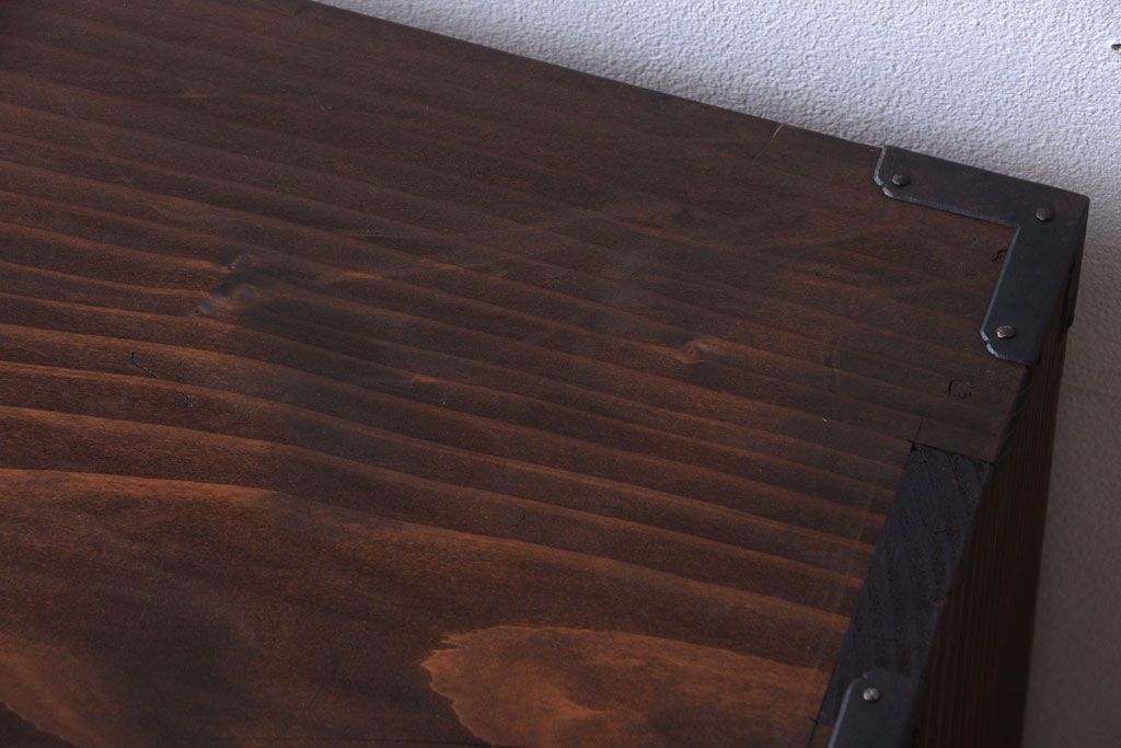 アンティーク家具　古民具・骨董　明治〜大正期　一本物!厚手金具のアンティーク衣装箪笥(2)