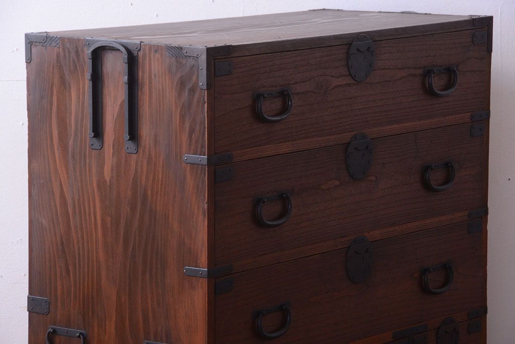 アンティーク家具　古民具・骨董　明治〜大正期　一本物!厚手金具のアンティーク衣装箪笥(2)