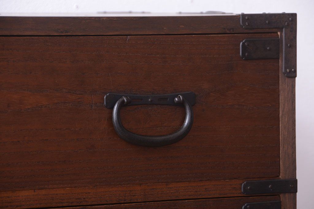 アンティーク家具　古民具・骨董　明治〜大正期　一本物!厚手金具のアンティーク衣装箪笥(2)
