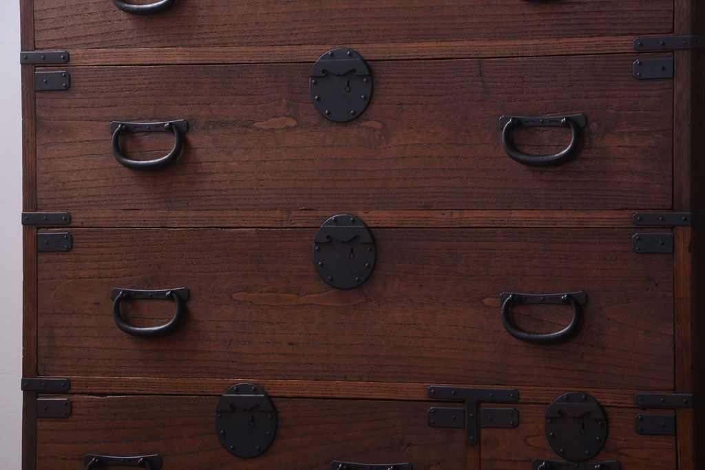 アンティーク家具　古民具・骨董　明治〜大正期　一本物!厚手金具のアンティーク衣装箪笥(2)