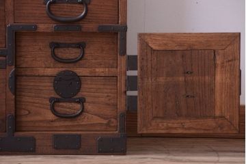 アンティーク家具　古民具・骨董　明治〜大正期　一本物!厚手金具のアンティーク衣装箪笥(2)