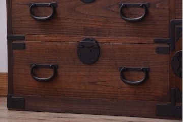 アンティーク家具　古民具・骨董　明治〜大正期　一本物!厚手金具のアンティーク衣装箪笥(2)