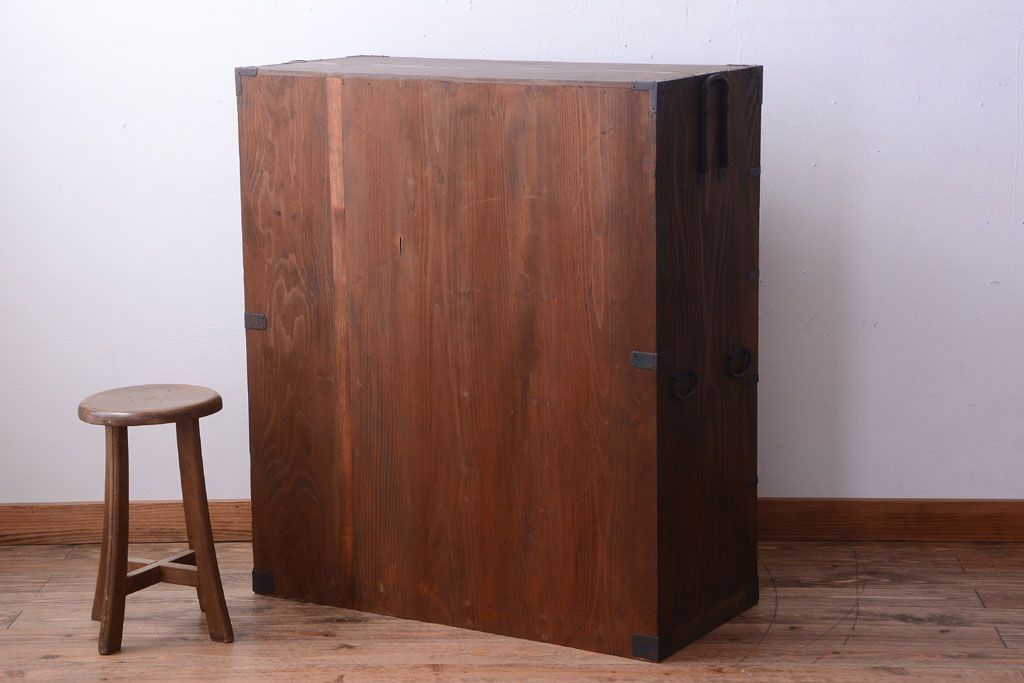 アンティーク家具　古民具・骨董　明治〜大正期　一本物!厚手金具のアンティーク衣装箪笥(2)