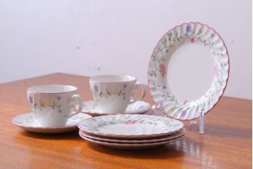 アンティーク雑貨　イギリスビンテージ　JOHNSON BROTHERS(ジョンソン・ブラザーズ)SUMMER CHINTZ(サマーチンツ)シリーズ カップ&ソーサー・皿など6点(洋食器)