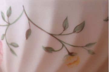 アンティーク雑貨　イギリスビンテージ　JOHNSON BROTHERS(ジョンソン・ブラザーズ)SUMMER CHINTZ(サマーチンツ)シリーズ カップ&ソーサー・皿など6点(洋食器)