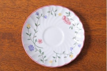アンティーク雑貨　イギリスビンテージ　JOHNSON BROTHERS(ジョンソン・ブラザーズ)SUMMER CHINTZ(サマーチンツ)シリーズ カップ&ソーサー・皿など6点(洋食器)