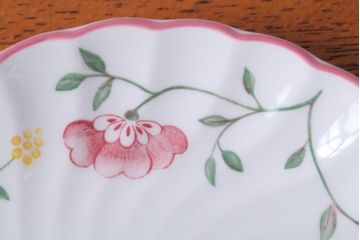 アンティーク雑貨　イギリスビンテージ　JOHNSON BROTHERS(ジョンソン・ブラザーズ)SUMMER CHINTZ(サマーチンツ)シリーズ カップ&ソーサー・皿など6点(洋食器)