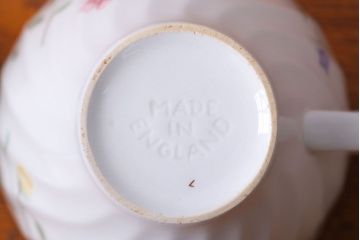 アンティーク雑貨　イギリスビンテージ　JOHNSON BROTHERS(ジョンソン・ブラザーズ)SUMMER CHINTZ(サマーチンツ)シリーズ カップ&ソーサー・皿など6点(洋食器)