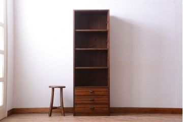 アンティーク家具　アンティーク　引き出し付き!古い木製の縦型飾り棚(本棚)