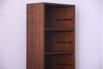 アンティーク家具　アンティーク　引き出し付き!古い木製の縦型飾り棚(本棚)