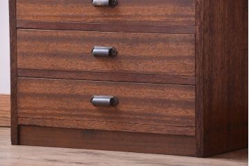 アンティーク家具　アンティーク　引き出し付き!古い木製の縦型飾り棚(本棚)