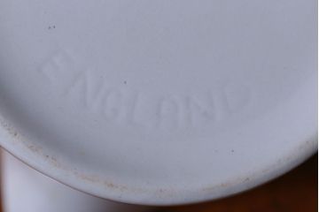 イギリスビンテージ　MYOTT(ミヨット)　Pineconesシリーズ　ティーポット・クリーマー2点(洋食器)