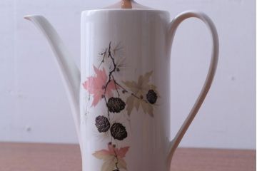 イギリスビンテージ　MYOTT(ミヨット)　Pineconesシリーズ　ティーポット・クリーマー2点(洋食器)