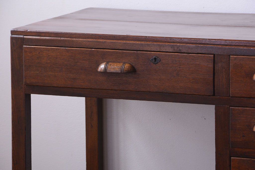 レトロ家具　和製アンティーク　小ぶりで可愛いレトロな木製デスク(片袖机)