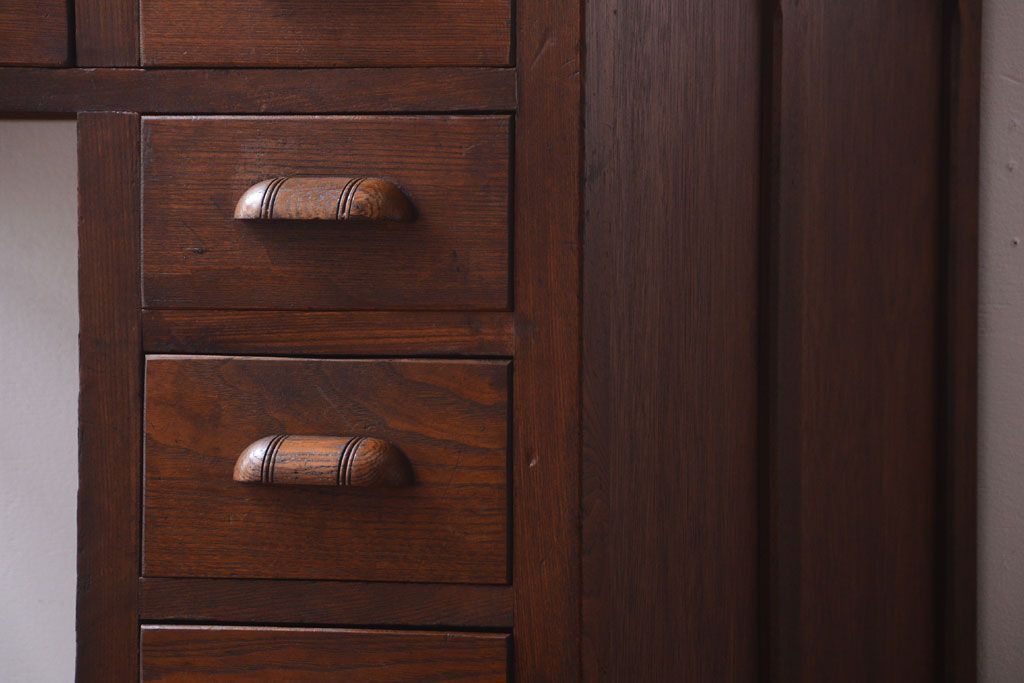 レトロ家具　和製アンティーク　小ぶりで可愛いレトロな木製デスク(片袖机)