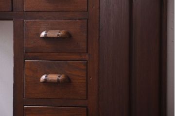 レトロ家具　和製アンティーク　小ぶりで可愛いレトロな木製デスク(片袖机)