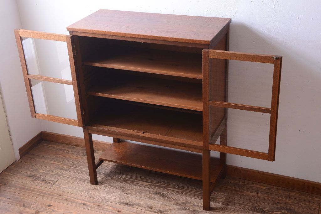 レトロ家具　昭和レトロ　古い木製の高脚付きアンティークキャビネット(収納棚)