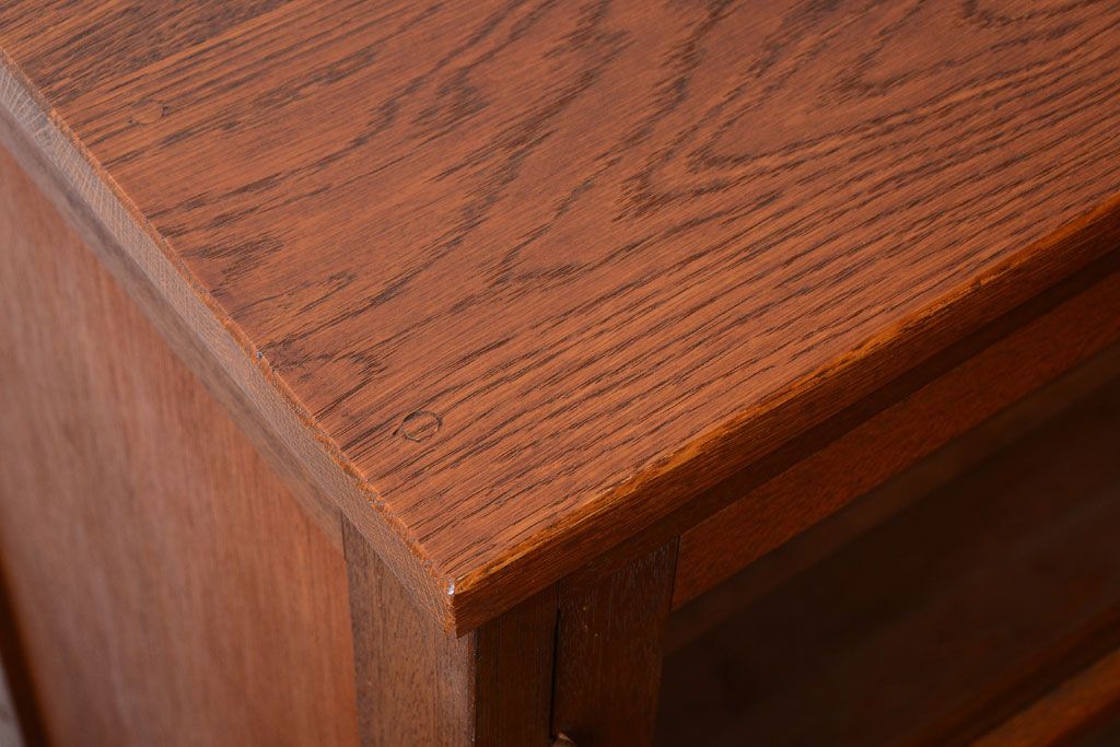 レトロ家具　昭和レトロ　古い木製の高脚付きアンティークキャビネット(収納棚)