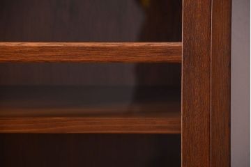 レトロ家具　昭和レトロ　古い木製の高脚付きアンティークキャビネット(収納棚)