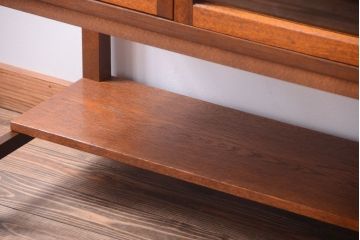 レトロ家具　昭和レトロ　古い木製の高脚付きアンティークキャビネット(収納棚)