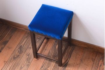 レトロ家具　和製アンティーク　古い木のレトロなクッション座面角スツール(2)