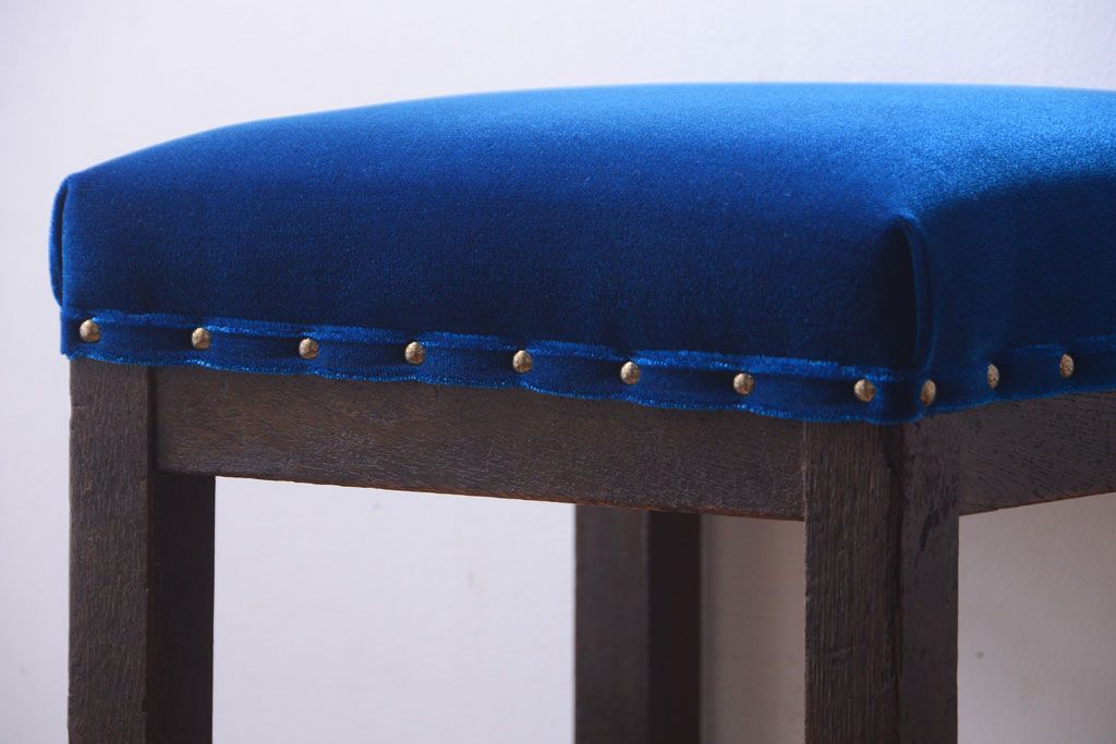 レトロ家具　和製アンティーク　古い木のレトロなクッション座面角スツール(2)