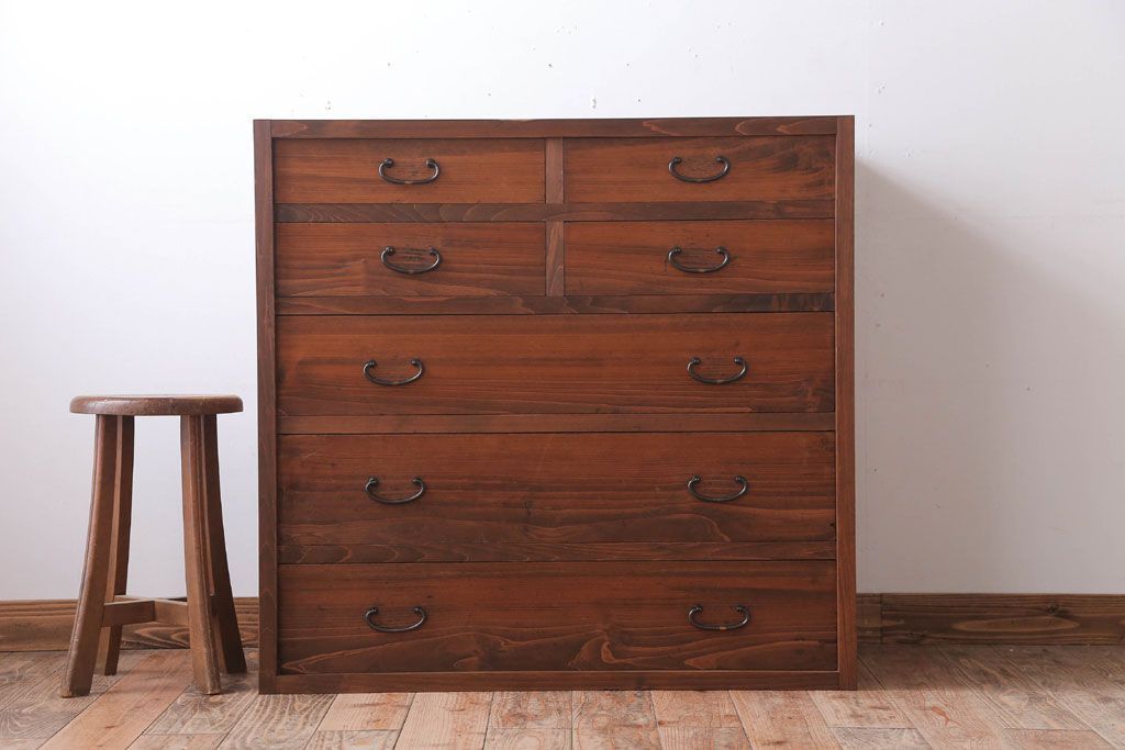 アンティーク家具　和製アンティーク　古い木のシンプルな衣装箪笥