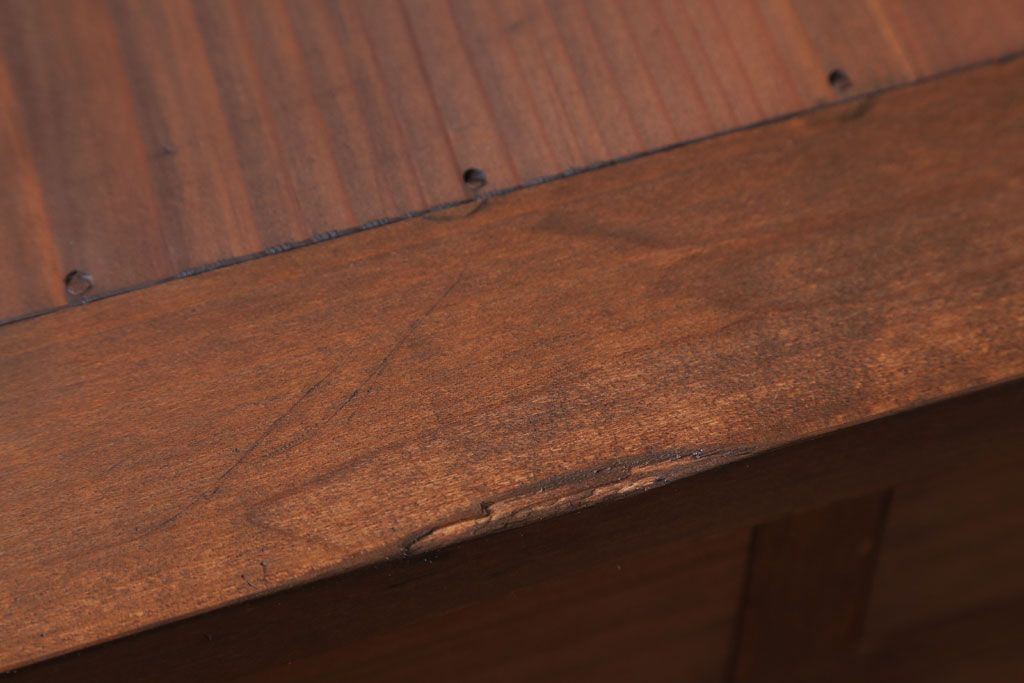 アンティーク家具　和製アンティーク　古い木のシンプルな衣装箪笥