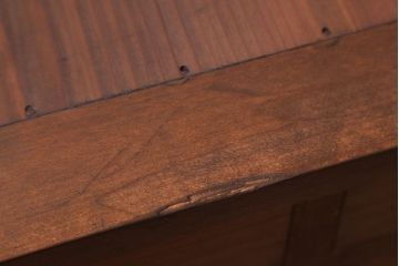 アンティーク家具　和製アンティーク　古い木のシンプルな衣装箪笥