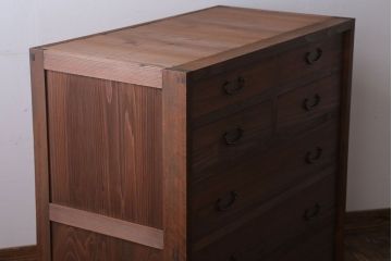 アンティーク家具　和製アンティーク　古い木のシンプルな衣装箪笥