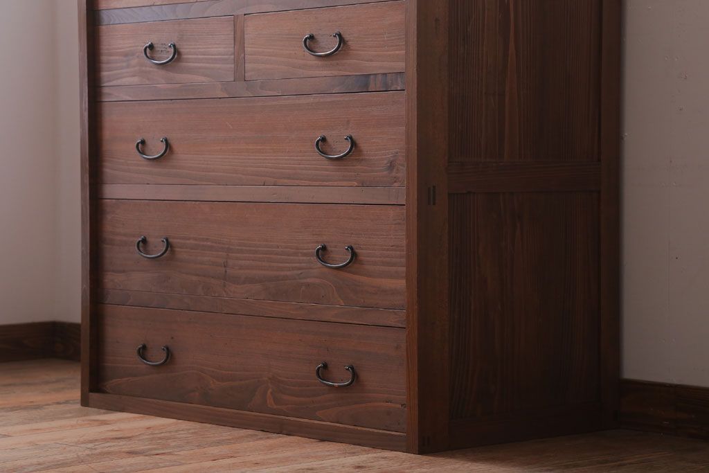 アンティーク家具　和製アンティーク　古い木のシンプルな衣装箪笥