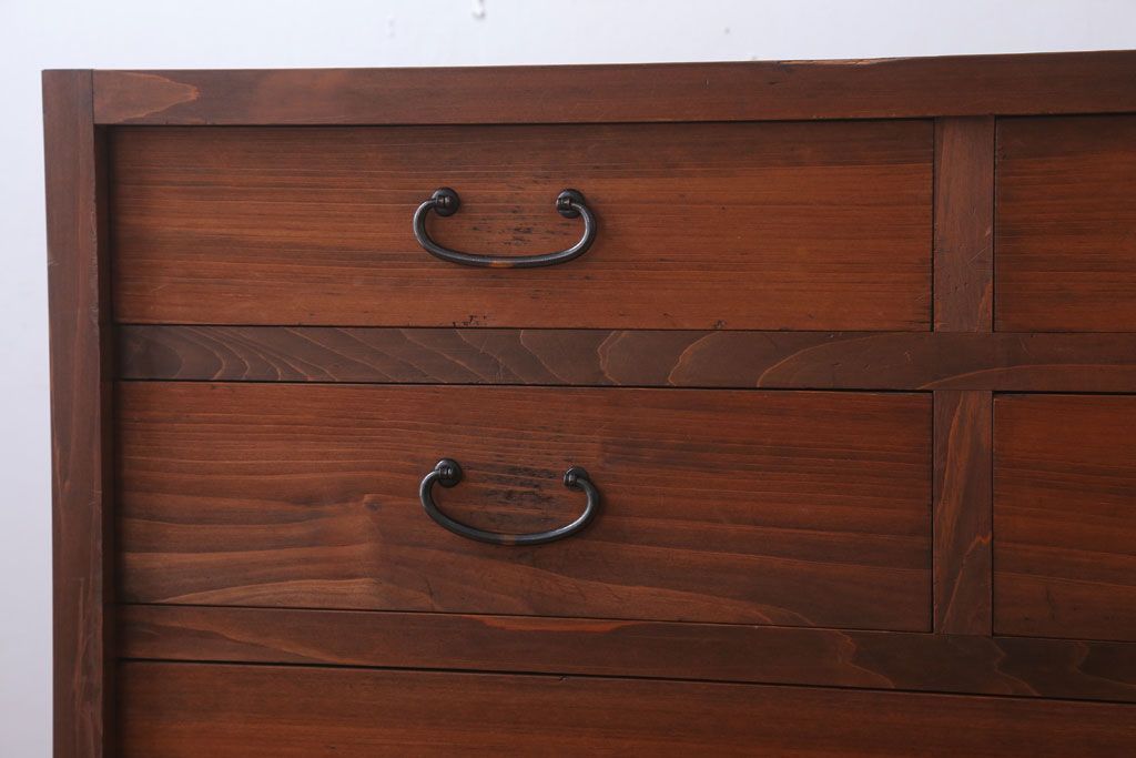 アンティーク家具　和製アンティーク　古い木のシンプルな衣装箪笥