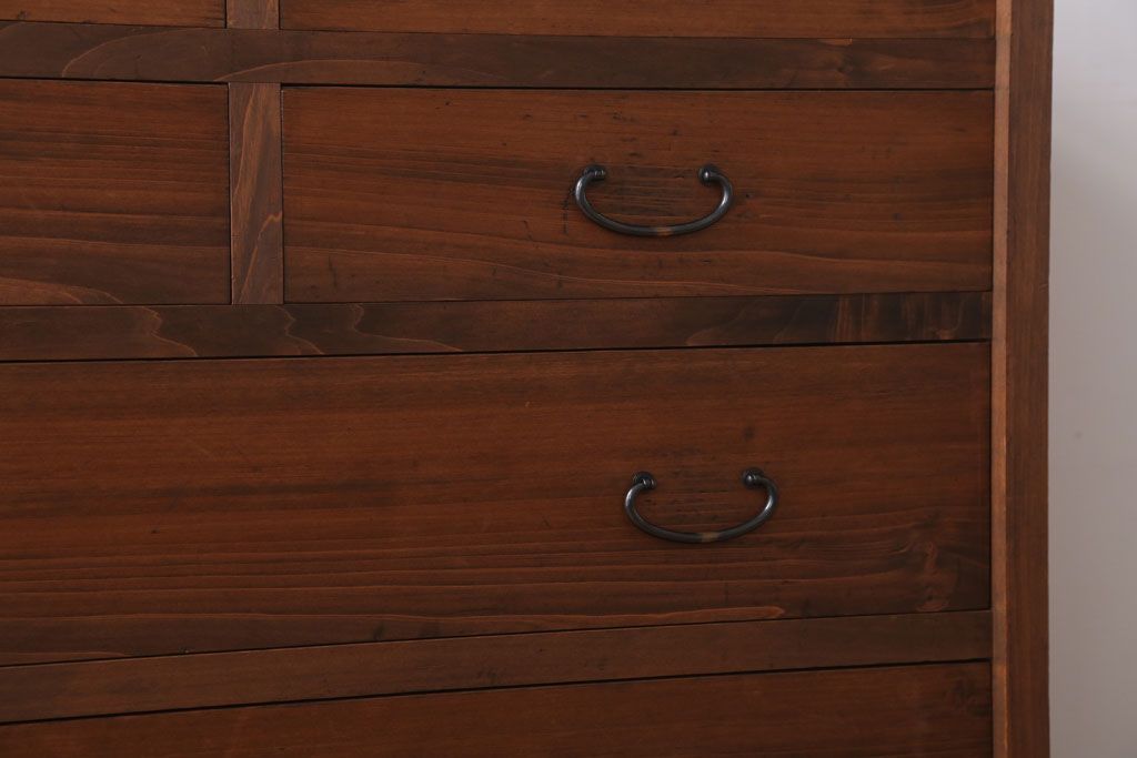 アンティーク家具　和製アンティーク　古い木のシンプルな衣装箪笥