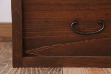 アンティーク家具　和製アンティーク　古い木のシンプルな衣装箪笥