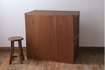 アンティーク家具　和製アンティーク　古い木のシンプルな衣装箪笥