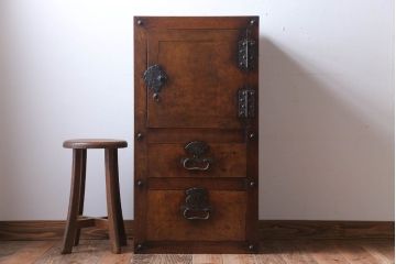 アンティーク家具　古民具・骨董　珍品!上品な金具付きの古い木製金庫箪笥