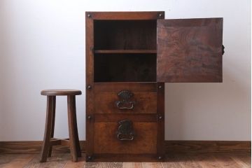 アンティーク家具　古民具・骨董　珍品!上品な金具付きの古い木製金庫箪笥